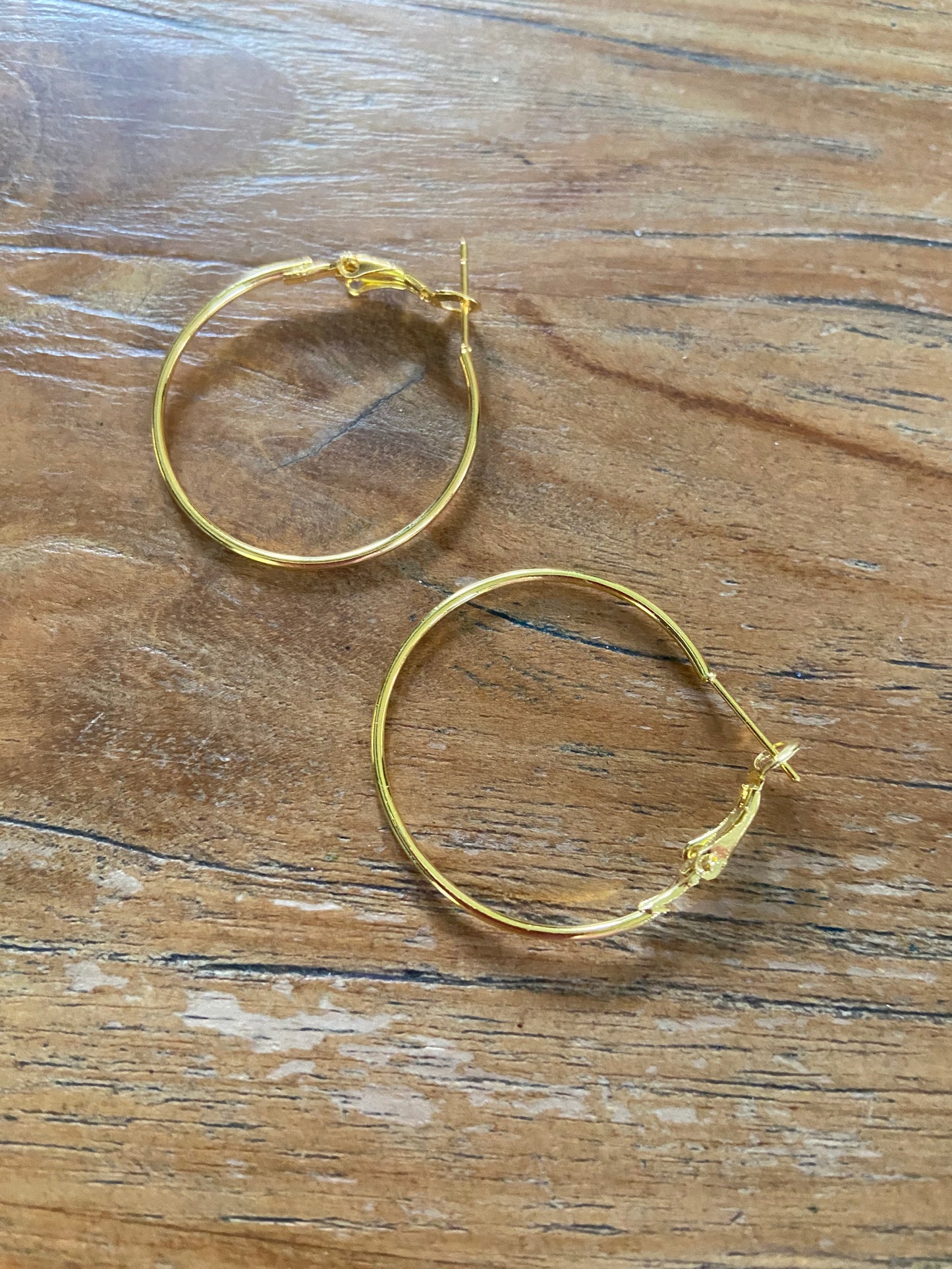 Naturel gold oorbel