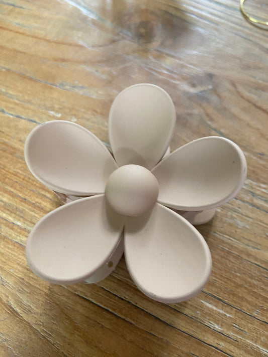 Bloemen haarclip licht bruin