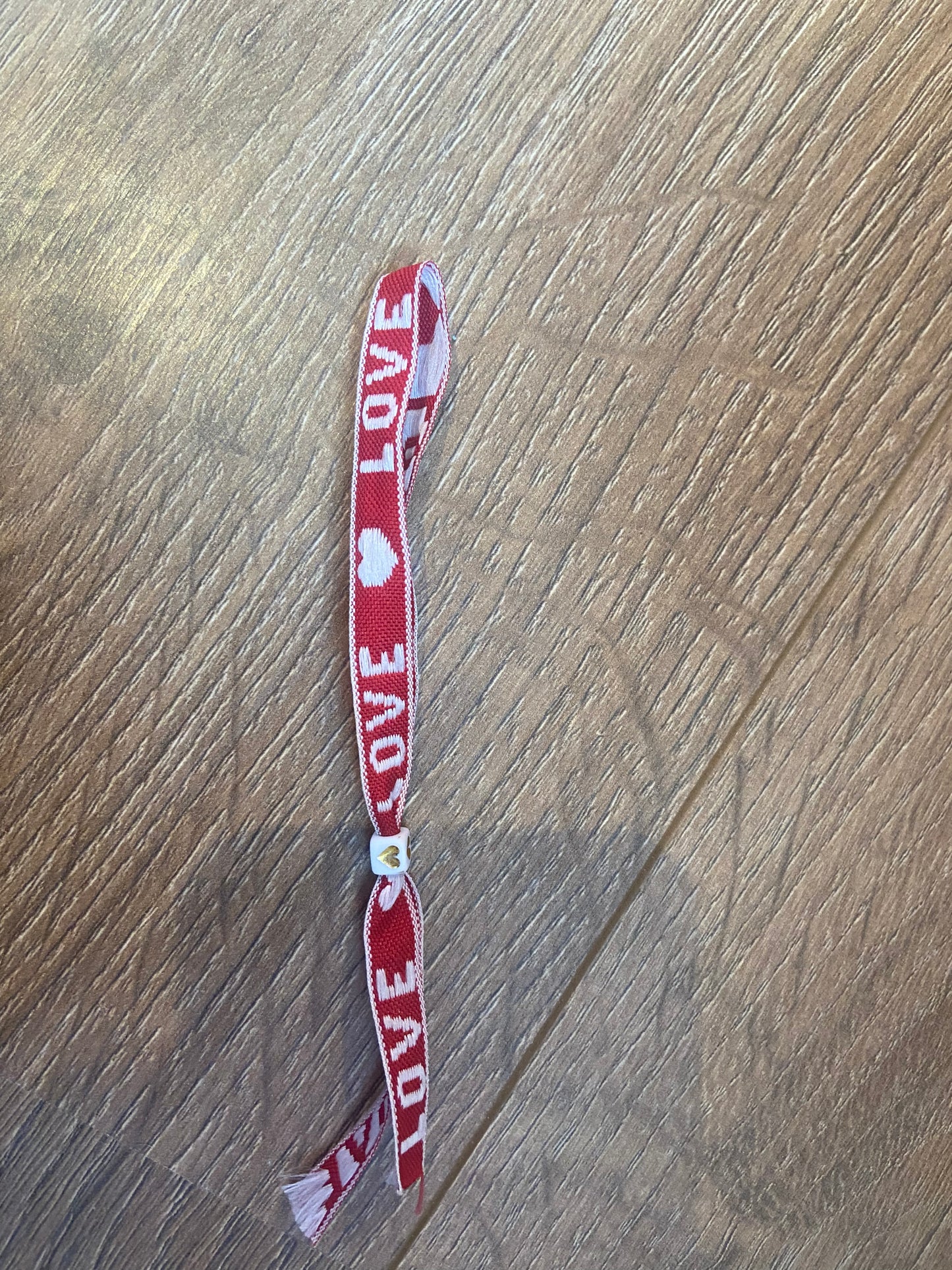 Lint armbandje love rood